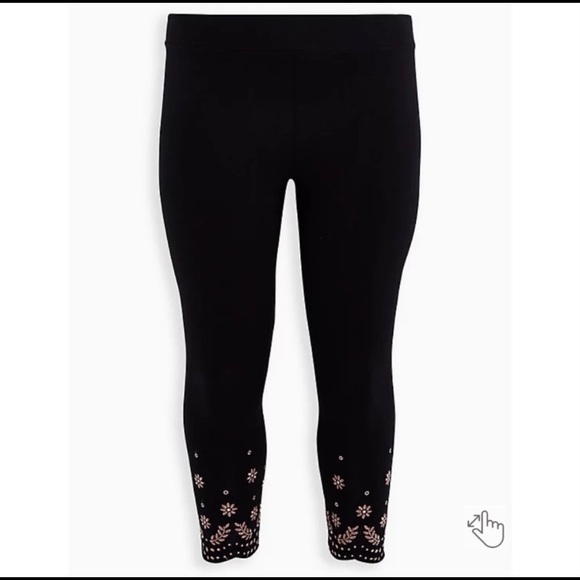 Torrid crop premium legging- scallop embroidery black size 2X - Picture 2 of 14